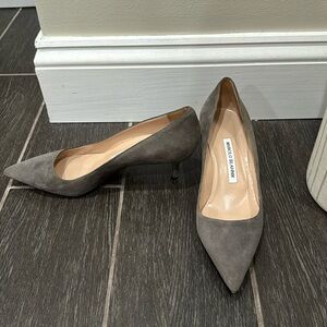 MANOLO BLAHNIK KITTEN HEELS